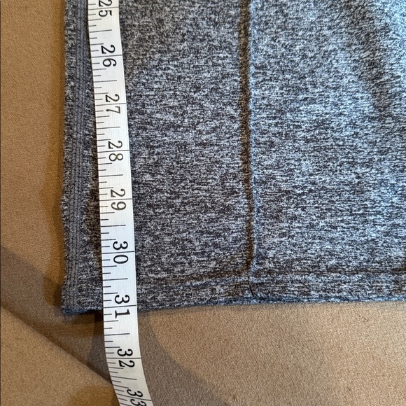 Vuori Gray Women’s Track Pants - Picture 10 of 11